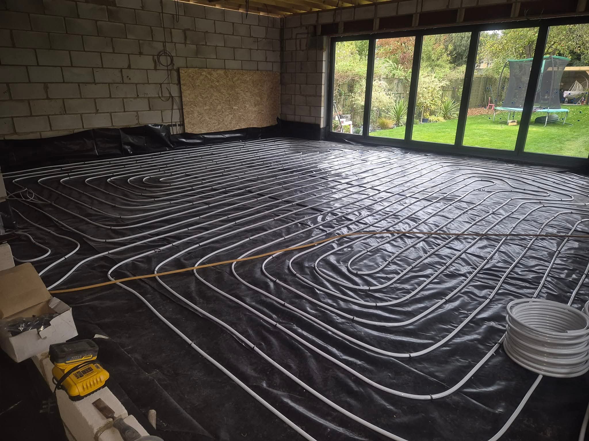 Underfloor heating loop installation
